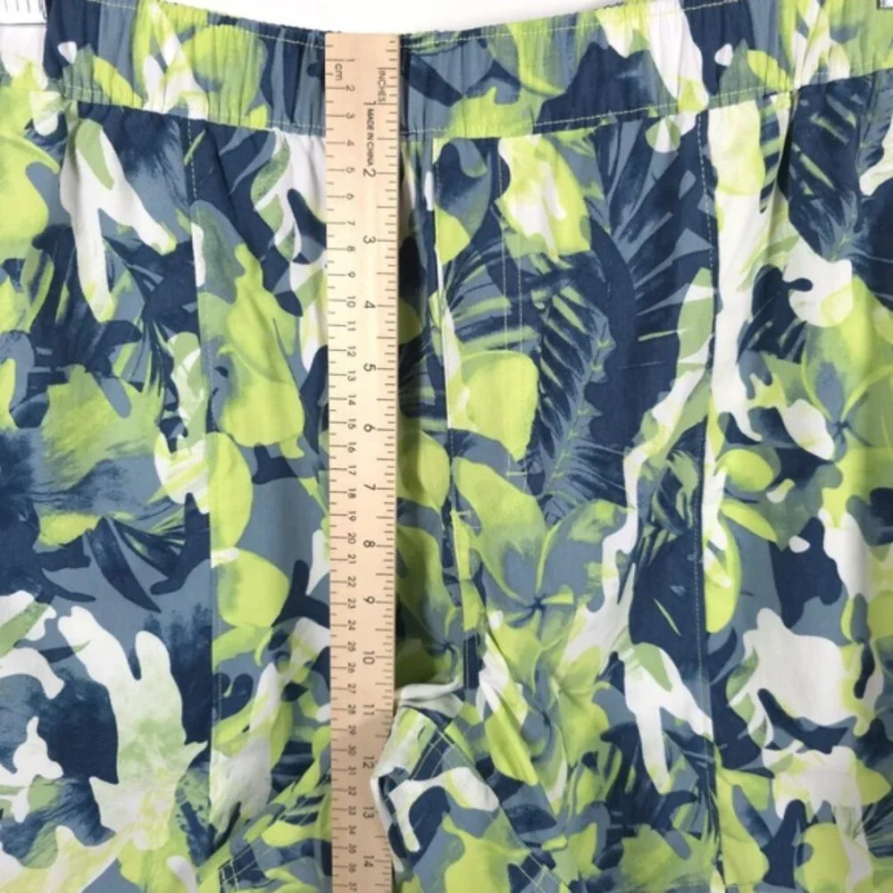 NWT THE NORTH FACE Class V PullOn Nylon Climbing Hiking Shorts Green Print LARGE